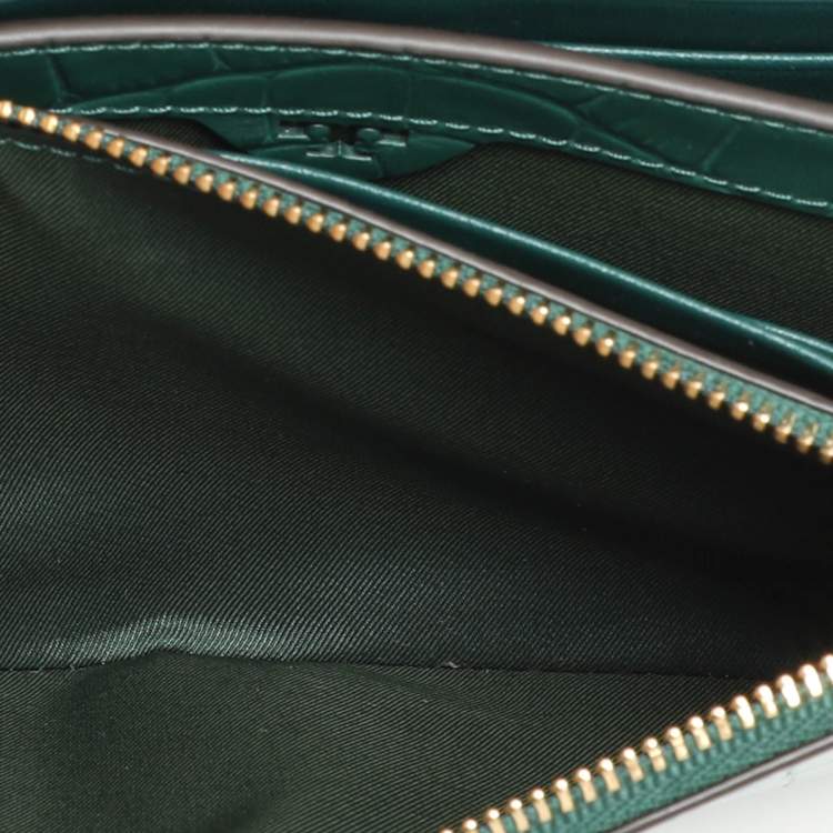 Pre Owned Tory Burch Green Croc Embossed Leather Robinson Wallet On Chain