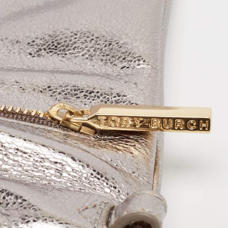 Pre Owned Tory Burch Silver Patent Leather Reva Chain Clutch