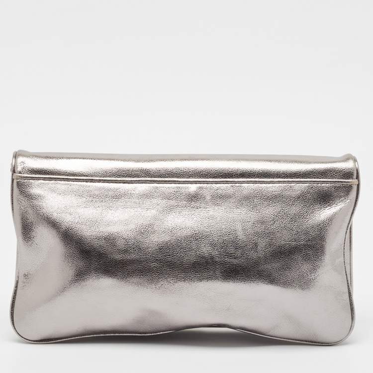 Pre Owned Tory Burch Silver Patent Leather Reva Chain Clutch