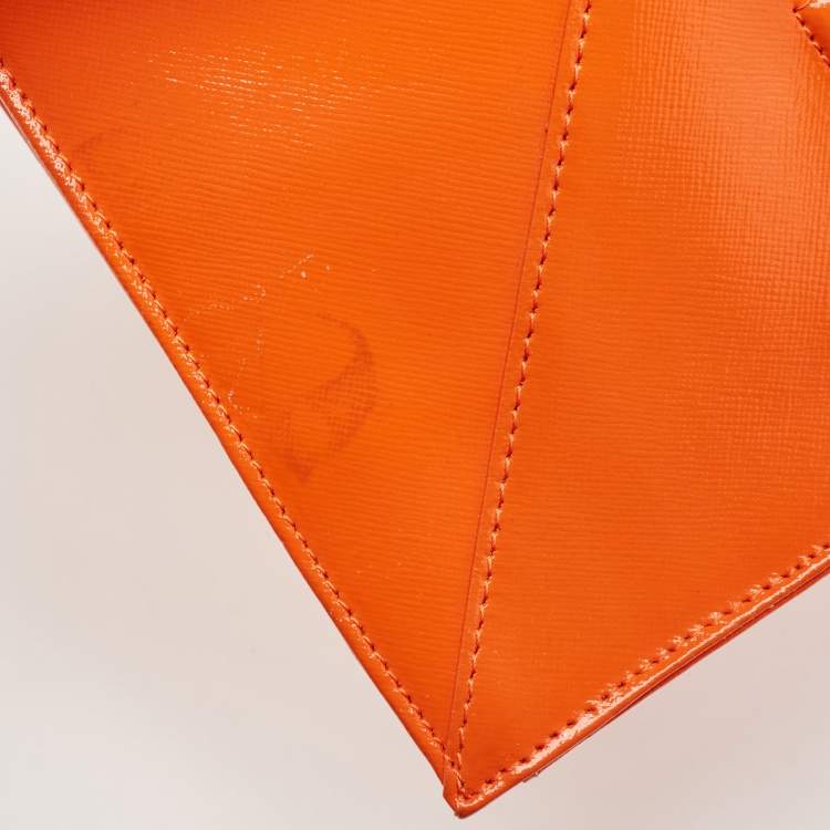 مملوكة مسبقًا Tory Burch Orange Patent Leather Envelope Clutch