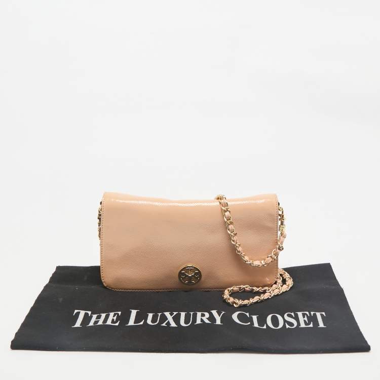 Pre Owned Tory Burch Beige Patent Leather Adalyn Flap Crossbody Bag