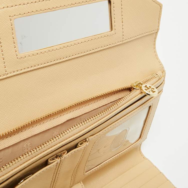 Pre Owned Tory Burch Cream Patent Leather Robinson Envelope Wristlet Clutch
