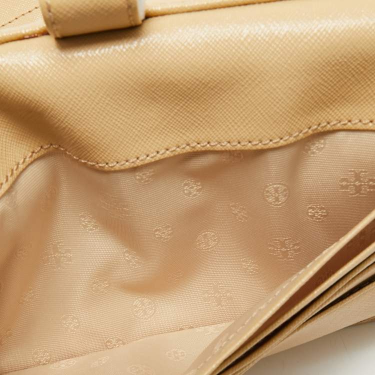 Pre Owned Tory Burch Cream Patent Leather Robinson Envelope Wristlet Clutch