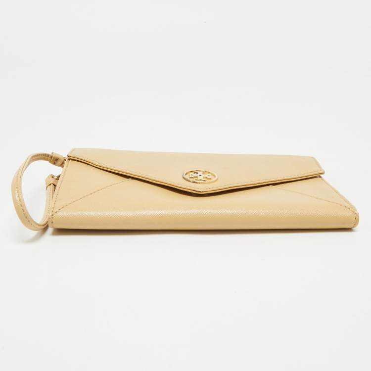 Pre Owned Tory Burch Cream Patent Leather Robinson Envelope Wristlet Clutch