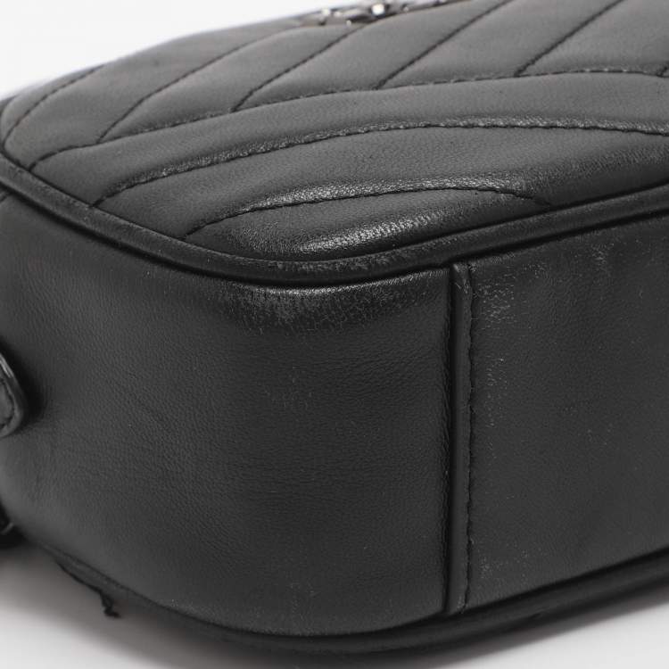 Pre Owned Tory Burch Kira Small Black Chevron Leather Crossbody Bag