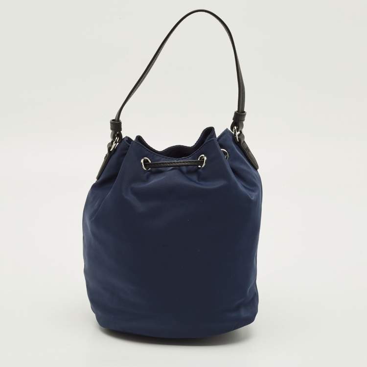 Pre Owned Tory Burch Virginia Navy Blue Nylon Bucket Bag
