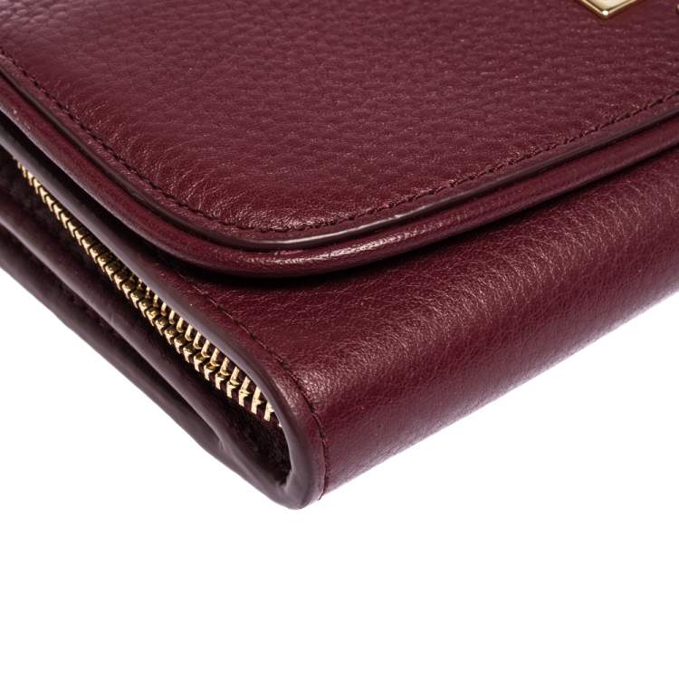 Pre Owned Tory Burch Burgundy Leather Logo Flap Continental Wallet