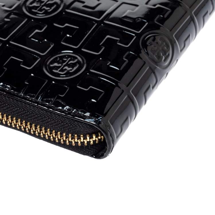 Pre Owned Tory Burch Black Patent Leather Embossed Logo Zip Around Wallet 