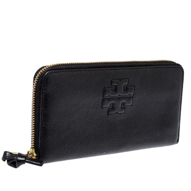 Pre Owned Tory Burch Black Leather Zip Around Wallet  