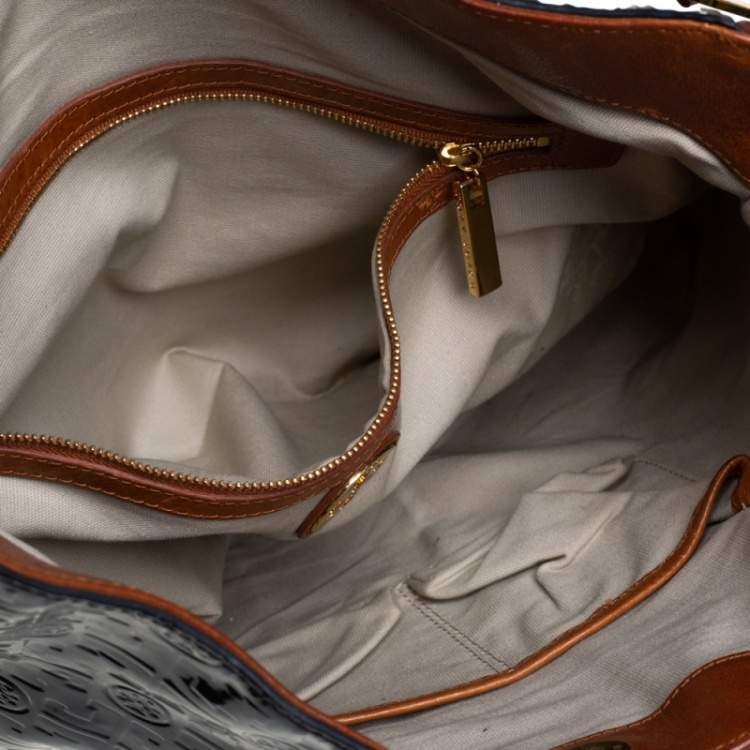 Pre Owned Tory Burch Black Monogram Embossed Patent Leather Snap Hobo