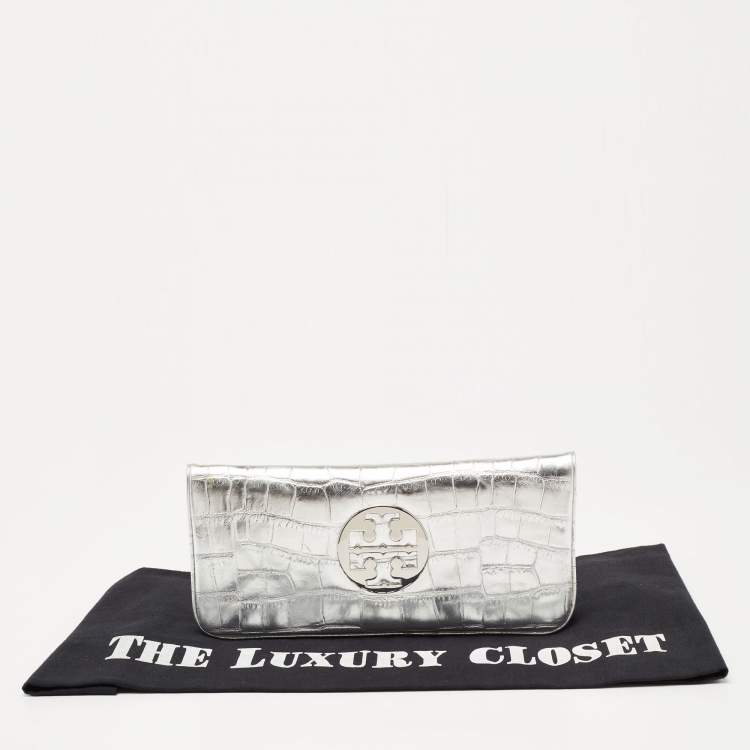Pre Owned Tory Burch Silver Croc Embossed Glossy Leather Clutch