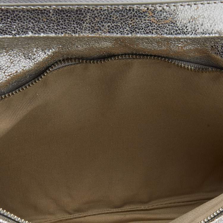 مملوكة مسبقًا Tory Burch Metallic Silver Leather Reva Chain Clutch