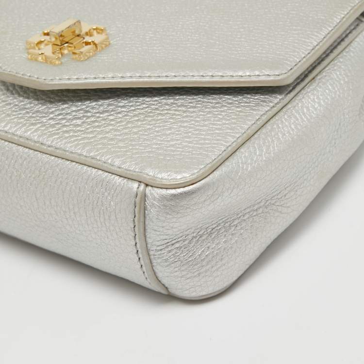Pre Owned Tory Burch Silver Leather Mini Kira Crossbody Bag