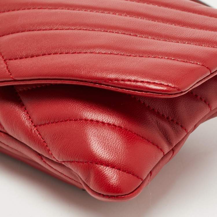 Pre Owned Tory Burch Red Chevron Quilted Leather Kira Wallet On Chain