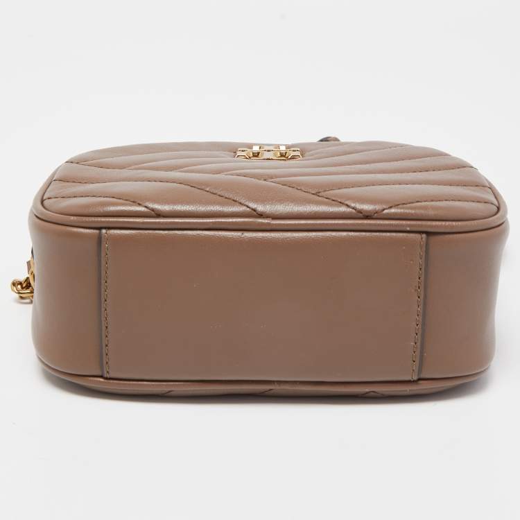 Pre Owned Tory Burch Beige Chevron Leather Small Kira Camera Bag