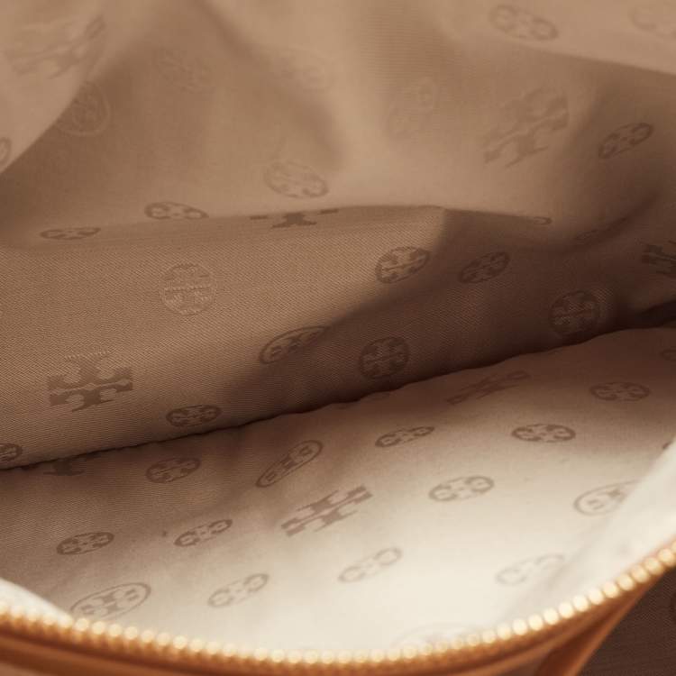 Pre Owned Tory Burch Beige Saffiano Patent and Leather Robinson Double Zip Tote
