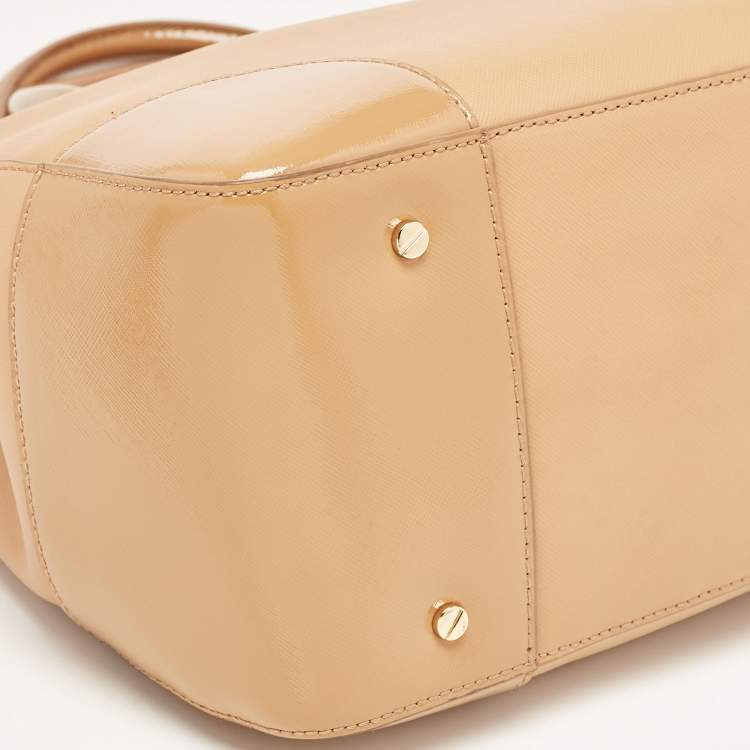 Pre Owned Tory Burch Beige Saffiano Patent and Leather Robinson Double Zip Tote