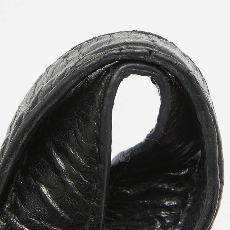 Pre Owned Tory Burch Black Crinkled Patent Leather Embossed Tote