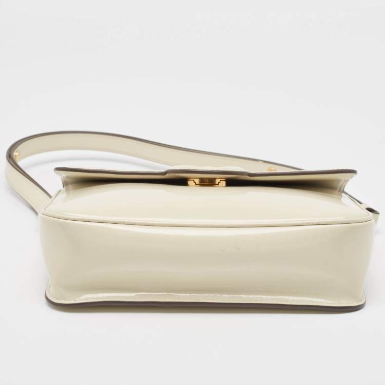 Pre Owned Tory Burch Off White Patent Leather Robinson Spazzolato Shoulder Bag