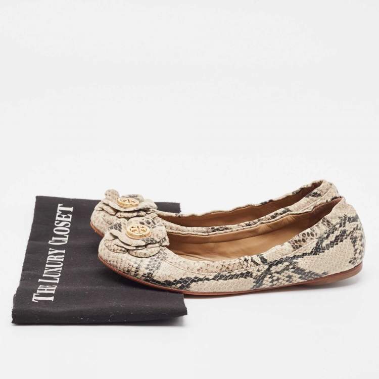 Pre Owned Tory Burch Beige/Black Python Embossed Leather Scrunch Ballet Flats Size 37.5