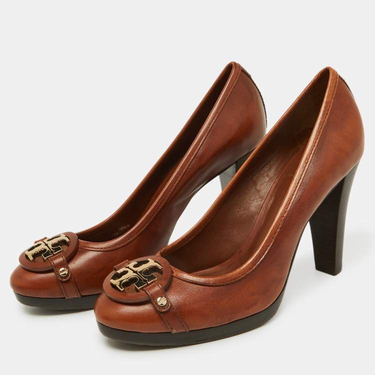 Pre Owned Tory Burch Brown Leather Logo Detail Round Toe Pumps Size 40.5