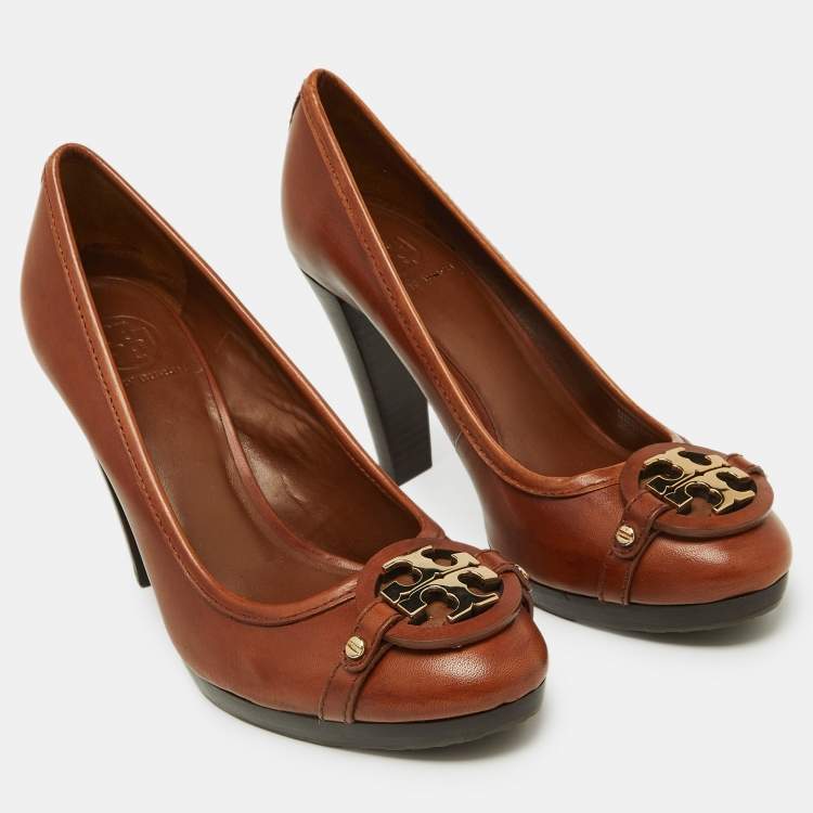 Pre Owned Tory Burch Brown Leather Logo Detail Round Toe Pumps Size 40.5
