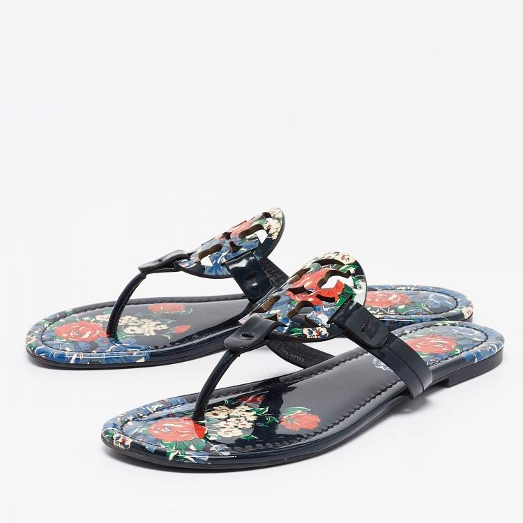 مملوكة مسبقًا Tory Burch Navy Blue Floral Print Patent Leather Miller Thong Flats Size 38.5