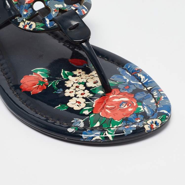 مملوكة مسبقًا Tory Burch Navy Blue Floral Print Patent Leather Miller Thong Flats Size 38.5