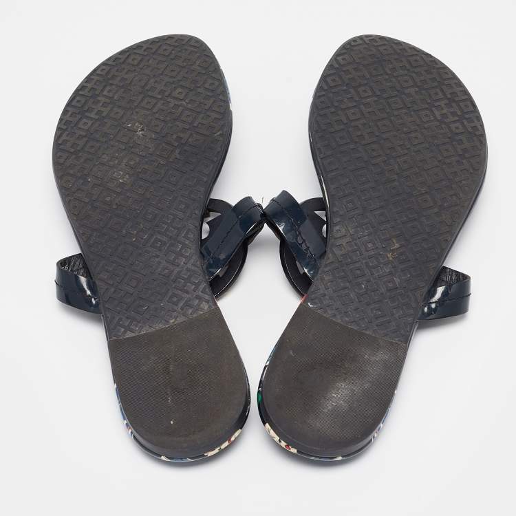 مملوكة مسبقًا Tory Burch Navy Blue Floral Print Patent Leather Miller Thong Flats Size 38.5