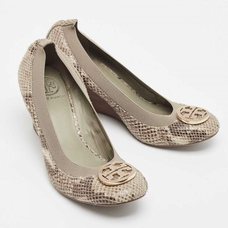 Pre Owned Tory Burch Two Tone Snakeskin Embossed Suede Scrunch Wedge Pumps Size 38