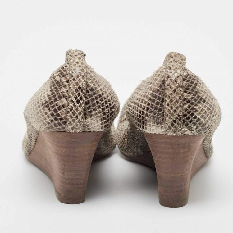 Pre Owned Tory Burch Two Tone Snakeskin Embossed Suede Scrunch Wedge Pumps Size 38
