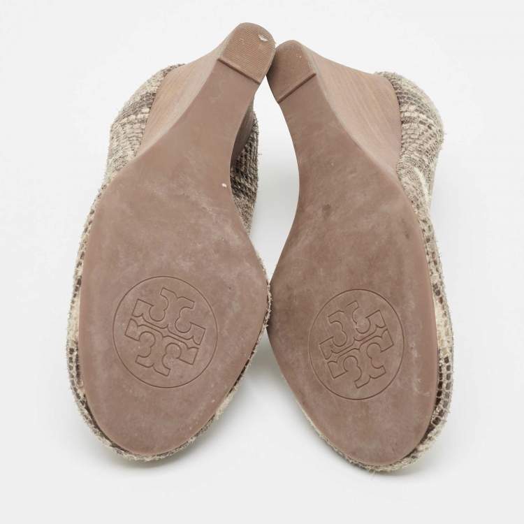 Pre Owned Tory Burch Two Tone Snakeskin Embossed Suede Scrunch Wedge Pumps Size 38