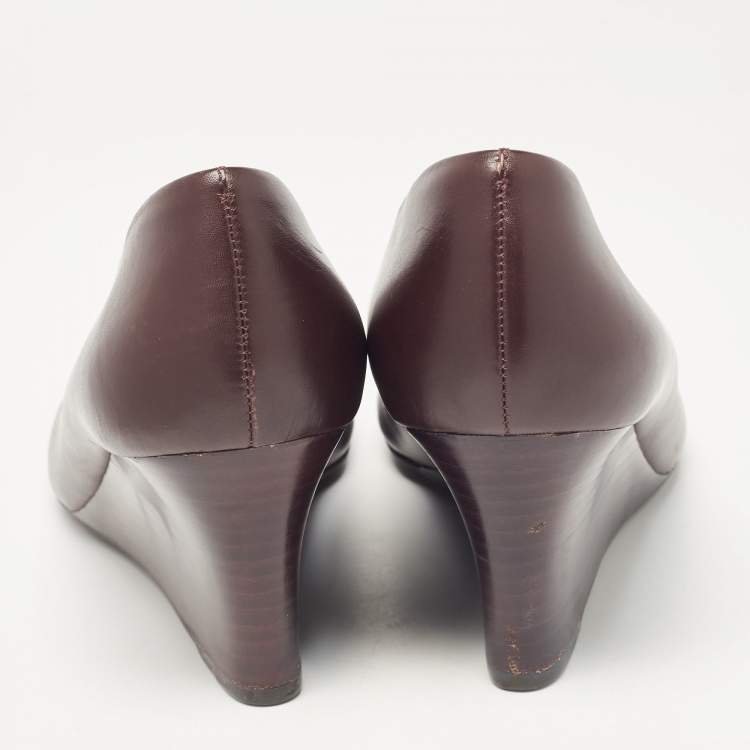 مملوكة مسبقًا Tory Burch Burgundy Leather Wedge Pumps Size 40