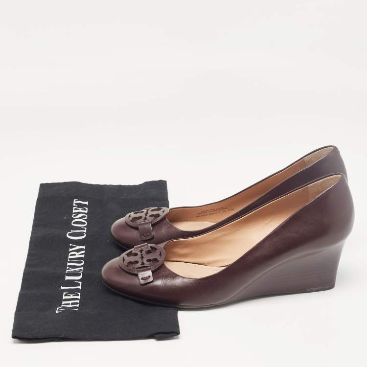 مملوكة مسبقًا Tory Burch Burgundy Leather Wedge Pumps Size 40