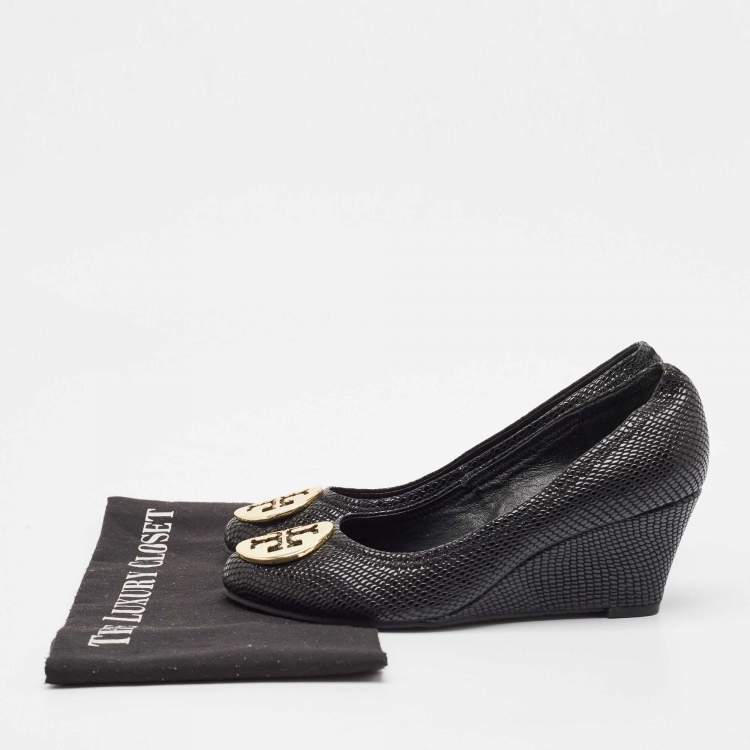 Pre Owned Tory Burch Black Textured Leather Sally Wedge Pumps Size 38.5