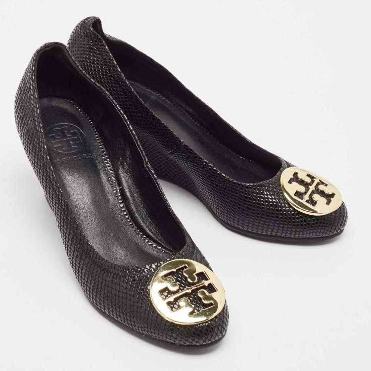 Pre Owned Tory Burch Black Textured Leather Sally Wedge Pumps Size 38.5