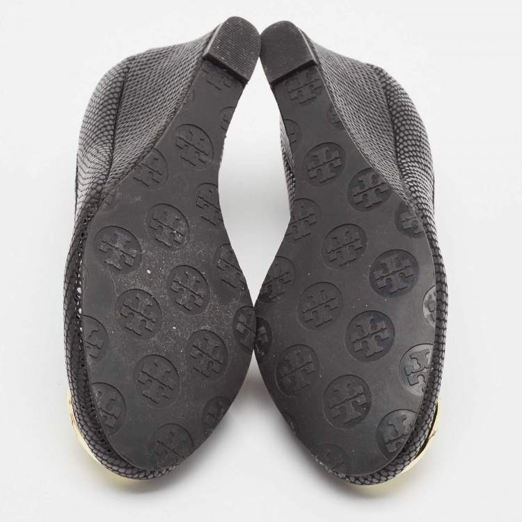 Pre Owned Tory Burch Black Textured Leather Sally Wedge Pumps Size 38.5