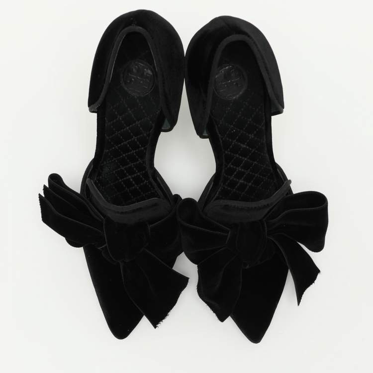 مملوكة مسبقًا Tory Burch Black Velvet Clara Bow Pumps Size 37.5