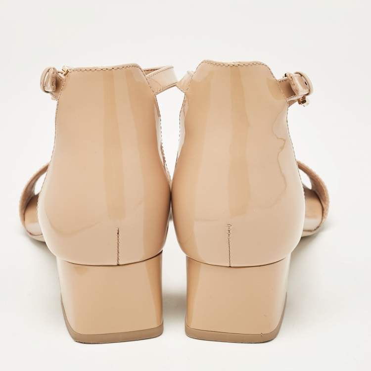 Pre Owned Tory Burch Beige Patent Leather Finley Sandals Size 39