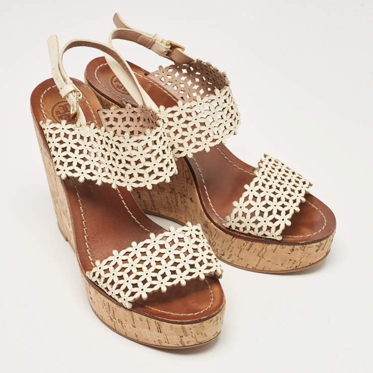 مملوكة مسبقًا Tory Burch Cream Leather Daisy Wedge Sandals Size 39.5