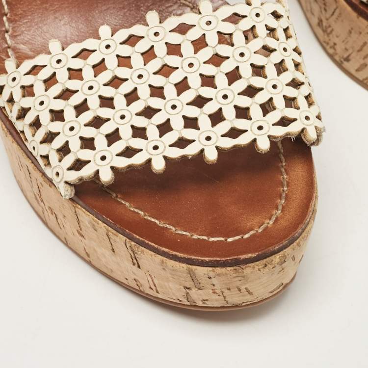 مملوكة مسبقًا Tory Burch Cream Leather Daisy Wedge Sandals Size 39.5