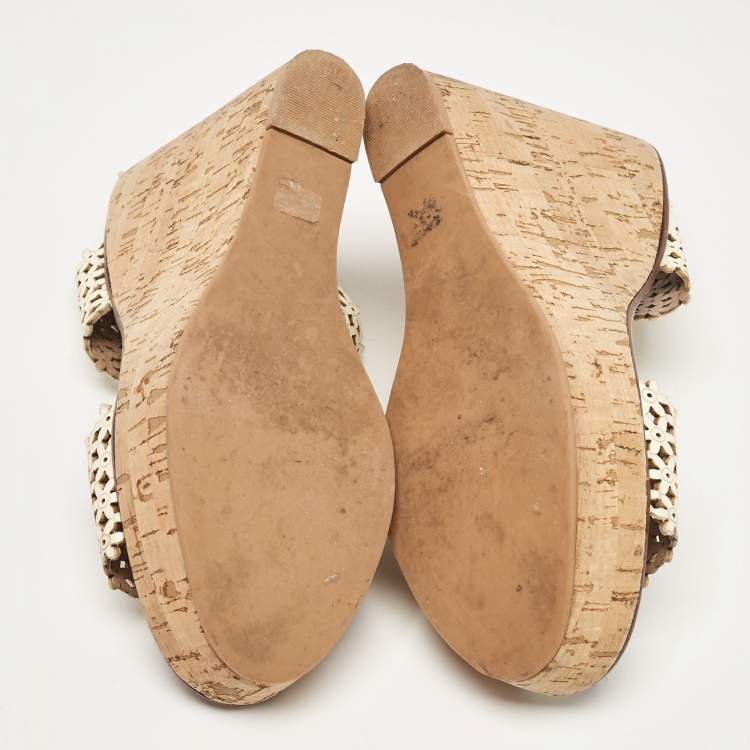 مملوكة مسبقًا Tory Burch Cream Leather Daisy Wedge Sandals Size 39.5