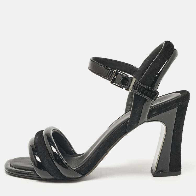 مملوكة مسبقًا Tory Burch Black Patent Leather and Suede Ankle Strap Sandals Size 39.5