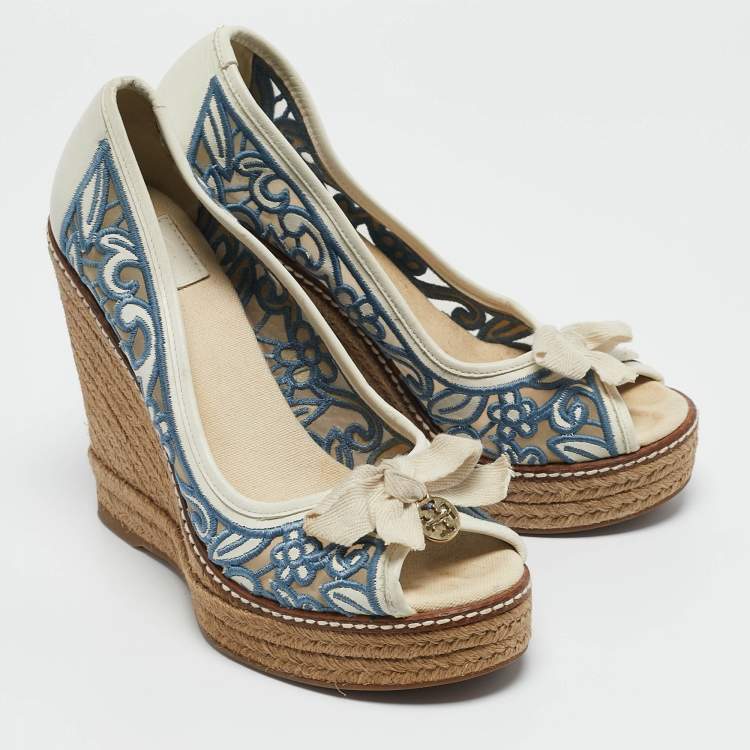 Pre Owned Tory Burch Blue/White Leather and Lace Jackie Wedge Pumps Size 35.5