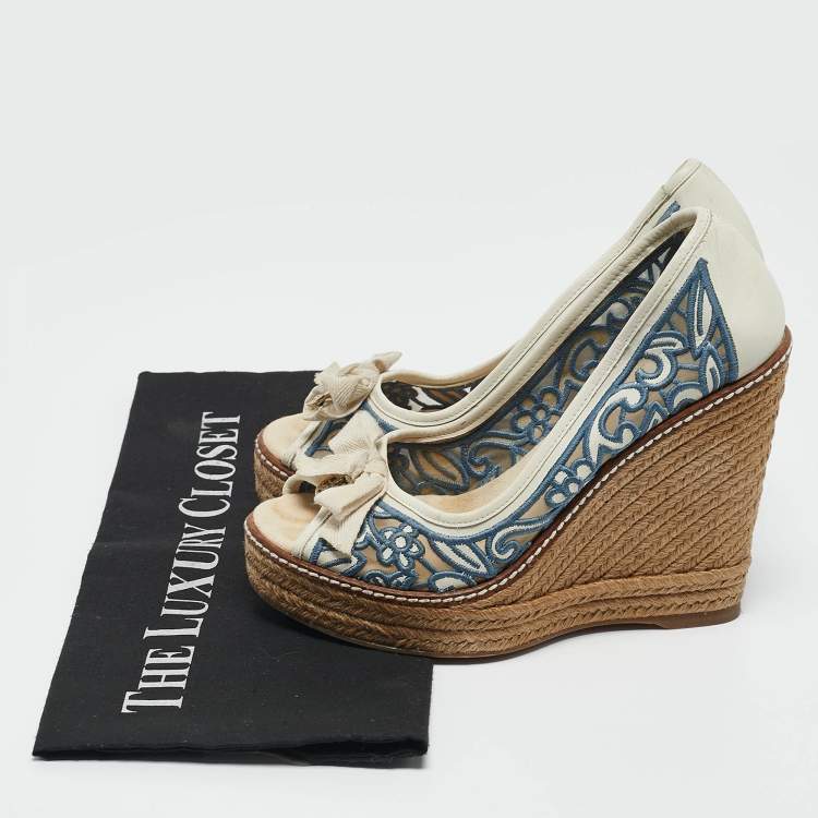 Pre Owned Tory Burch Blue/White Leather and Lace Jackie Wedge Pumps Size 35.5