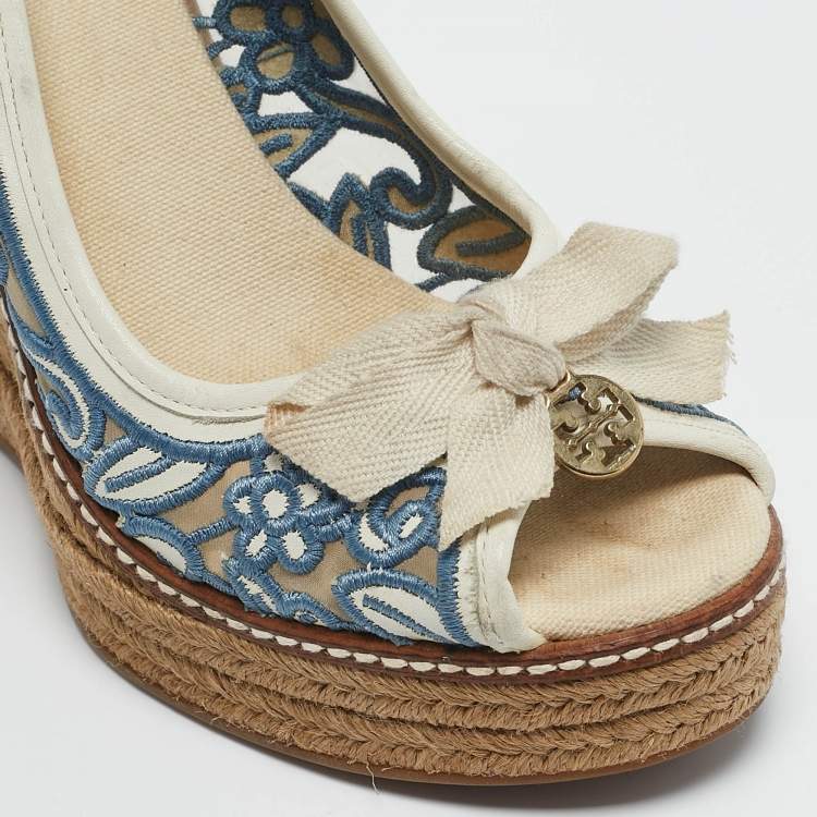 Pre Owned Tory Burch Blue/White Leather and Lace Jackie Wedge Pumps Size 35.5
