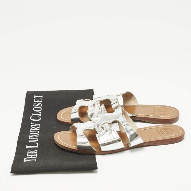 Pre Owned Tory Burch Silver Leather Flat Sandals Size 37