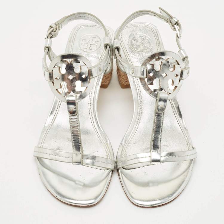 Pre Owned Tory Burch Silver Leather Ankle Strap Sandals Size 35.5