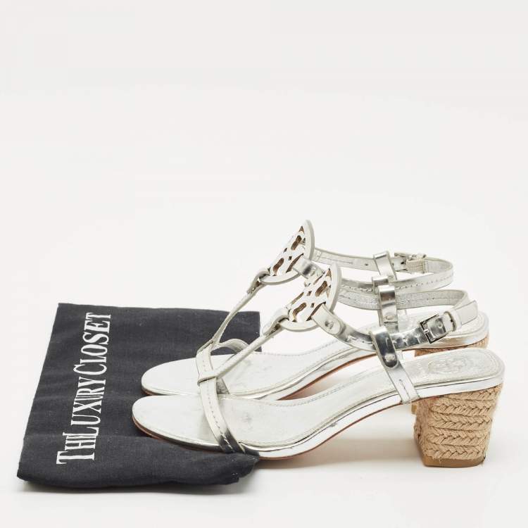 Pre Owned Tory Burch Silver Leather Ankle Strap Sandals Size 35.5