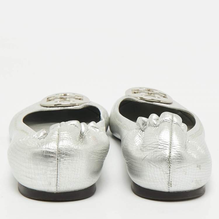 Pre Owned Tory Burch Metallic Silver Leather Reva Scrunch Ballet Flats Size 41